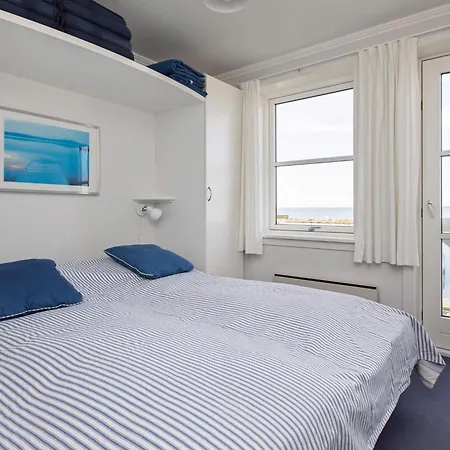 4 Person On A In Borre