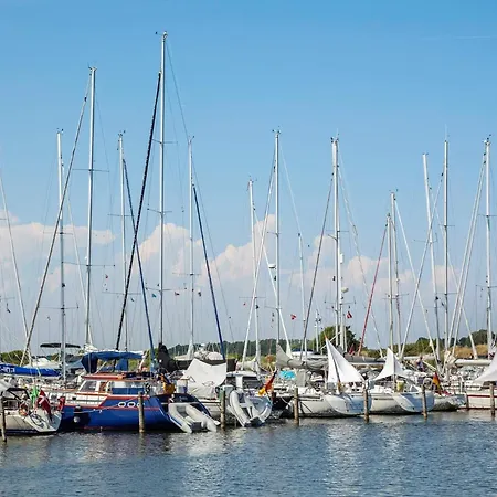 Appartamento 4 Person On A In *