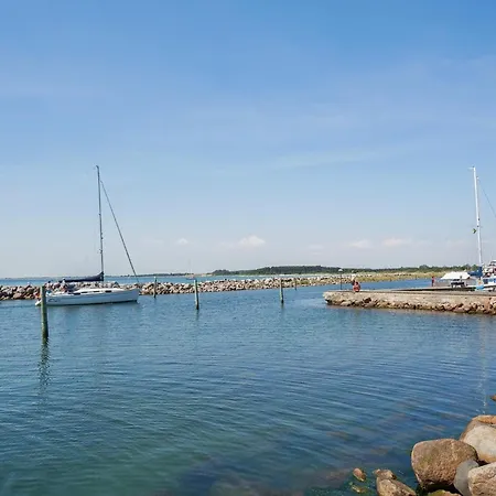 Appartamento 4 Person On A In *